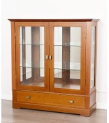 Витрина 2-х дверная Валенсия М2007 цвет вишня